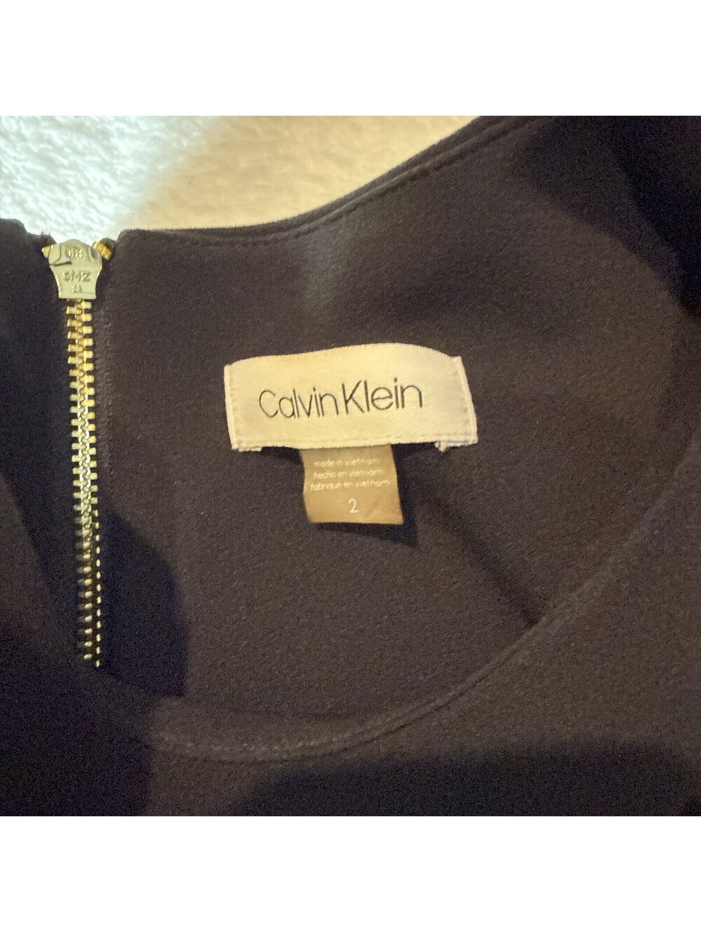 Calvin Klein Black Short Sleeve Sheath Dress Size 2 Gold Zipper - Picture 5 of 7